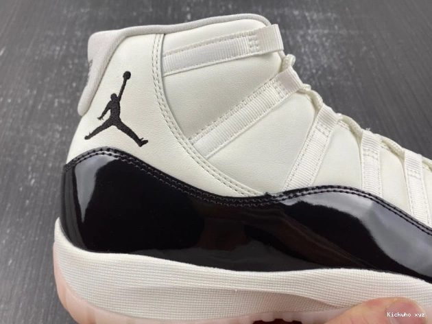 11 Neapolitan Jordan Air AR0715-101 0802